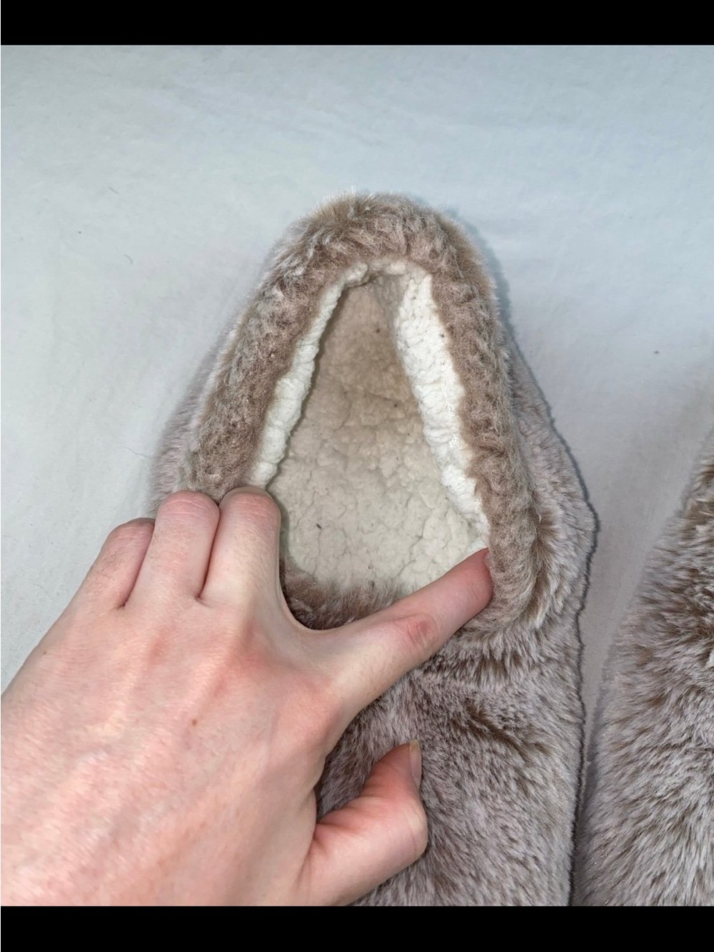 Fuzzy slippers - Picture 3 of 5